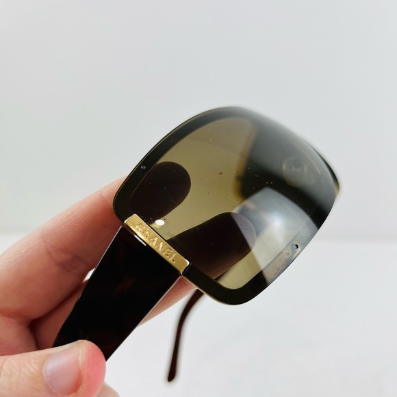 Chanel Y2K 00’s Dark Brown Logo Shield Wrap Around Quilted Sunglasses - Picture 6 of 11